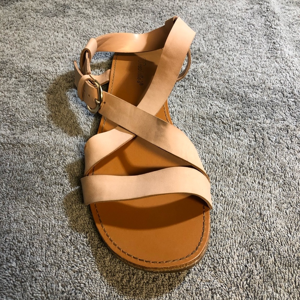 Breckelles Tan Sandals